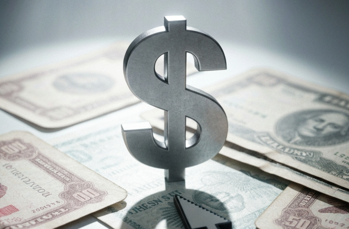 balanza con billete y visados simbolizando politica h 1b